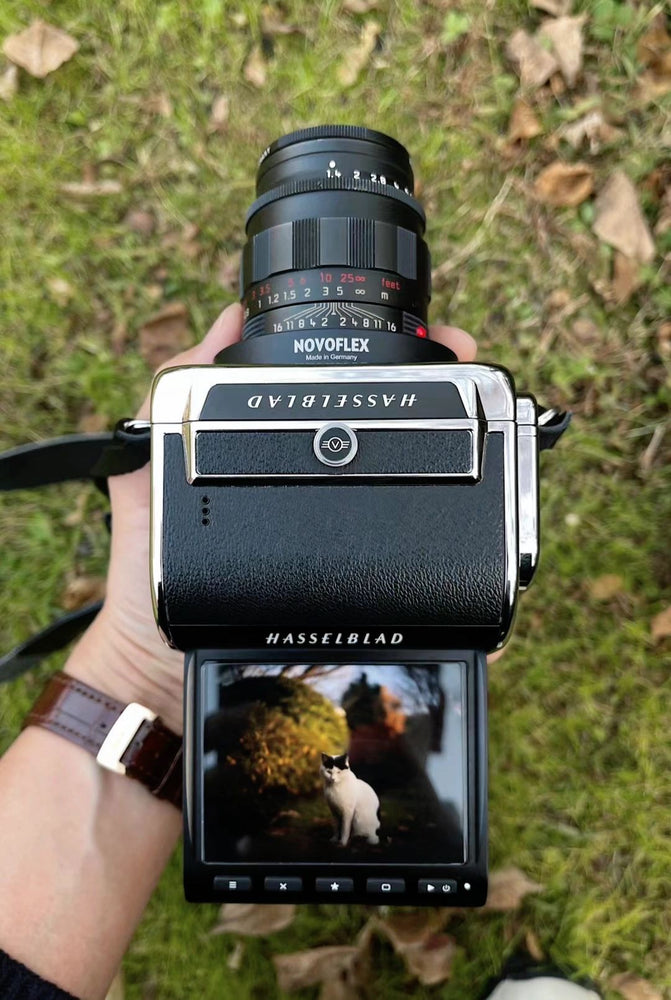 
                  
                    Load image into Gallery viewer, Hasselblad 907X &amp;amp; CFV 100C Camera
                  
                